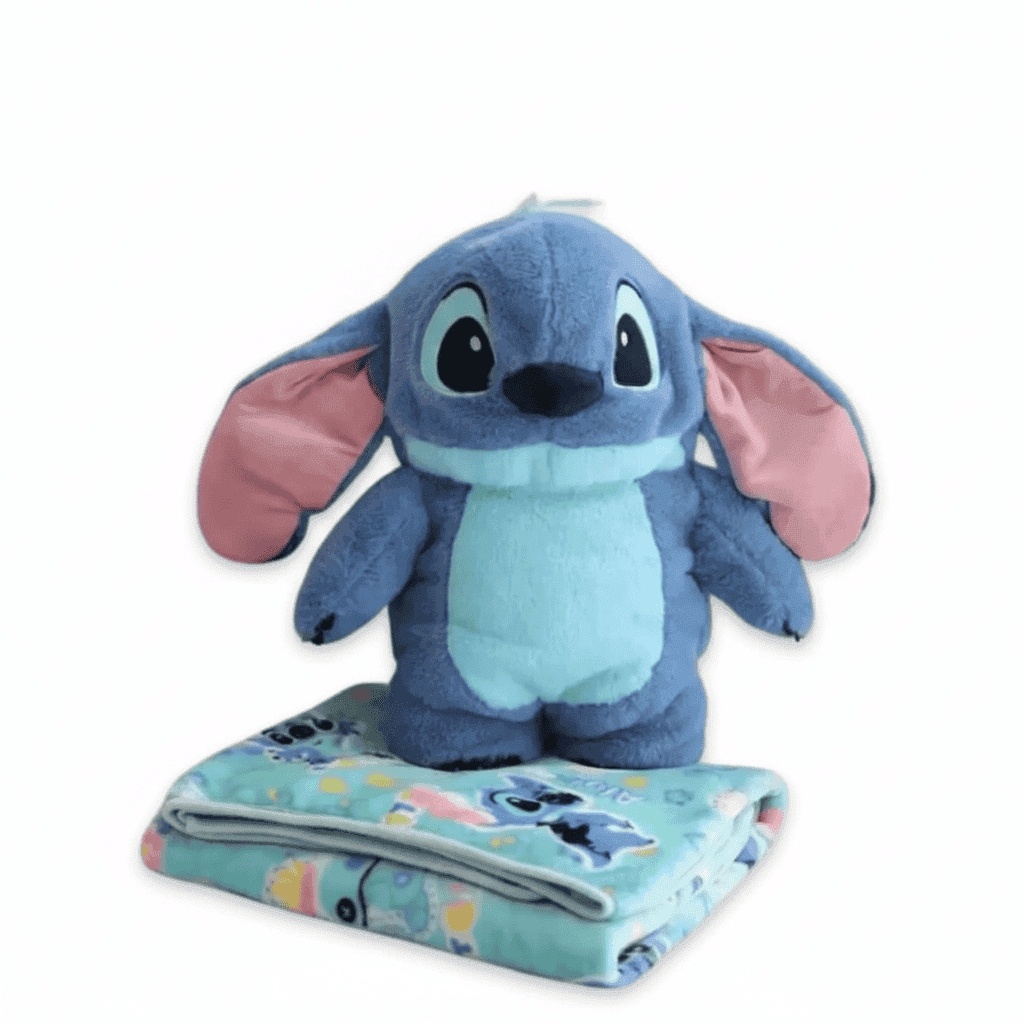 Officiellt 50 cm Disney Stitch mjukisdjurset med matchande filt (pläd), stående på den vikta filten.